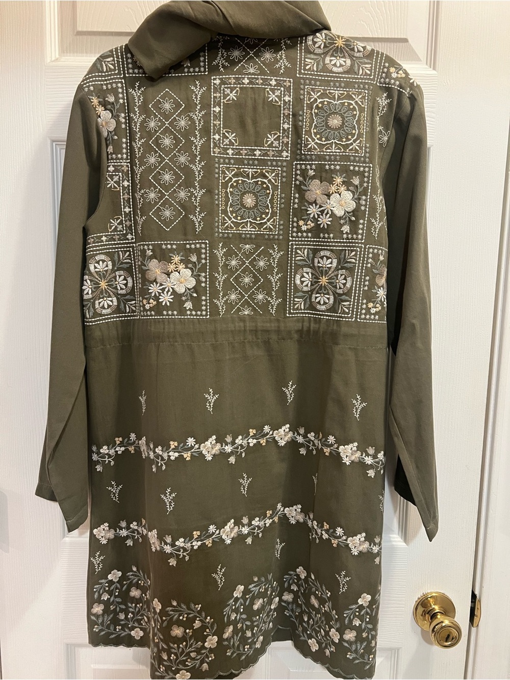 Savanna Jane Olive Embroidered Utility Jacket | Hooded | Size Small